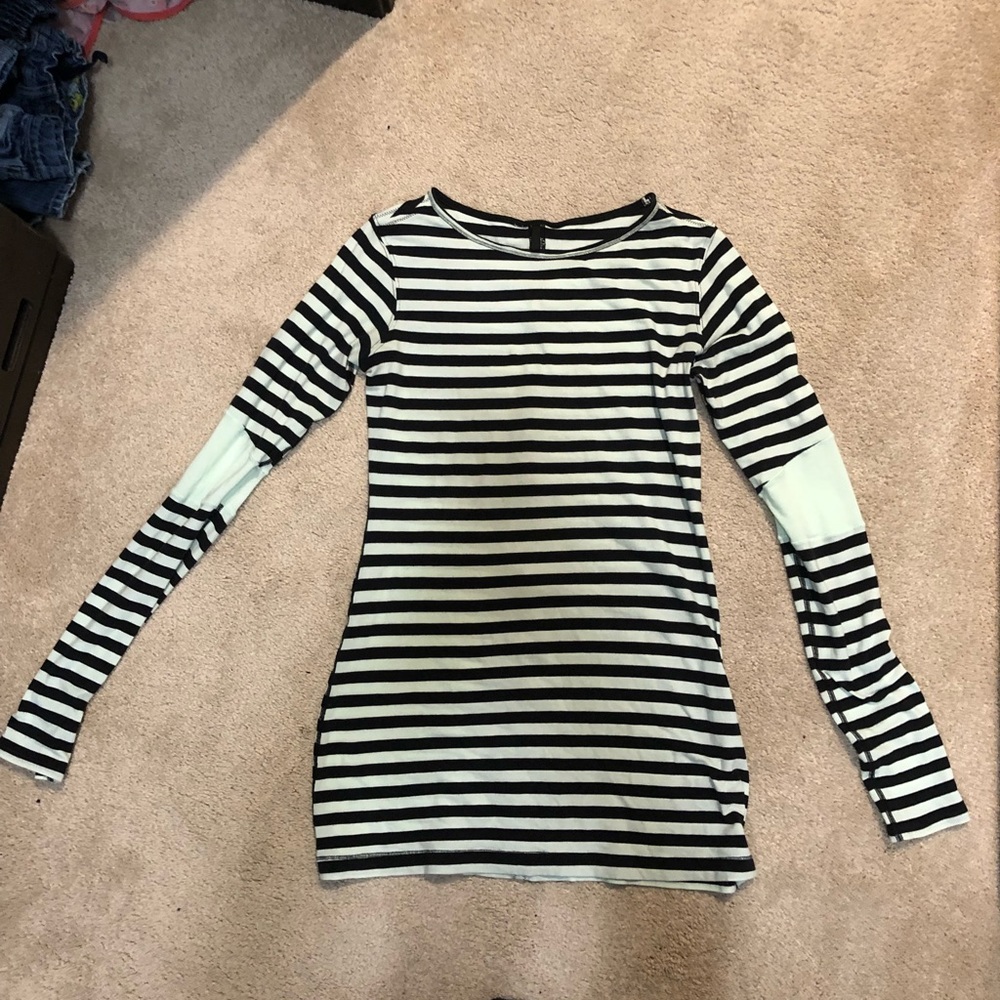 Lululemon Devotion long sleeve tee